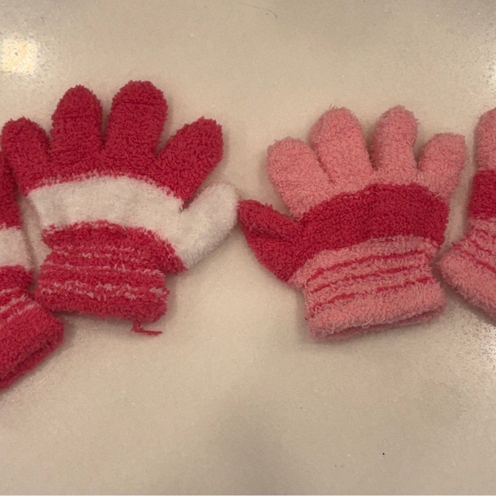 Cozy Kids' Pink and Red Stretch Gloves